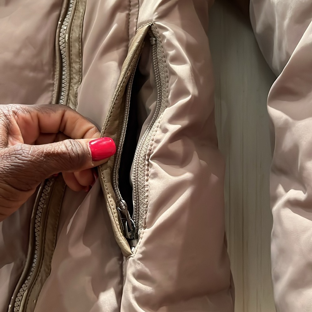 Women's Two-Tone Jacket - Picture 14 of 17